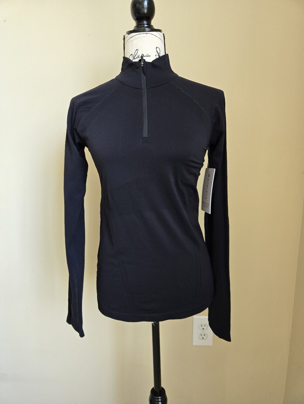 Athleta Momentum 1/2 zip Mock Neck Top Womens S Black Lightweight